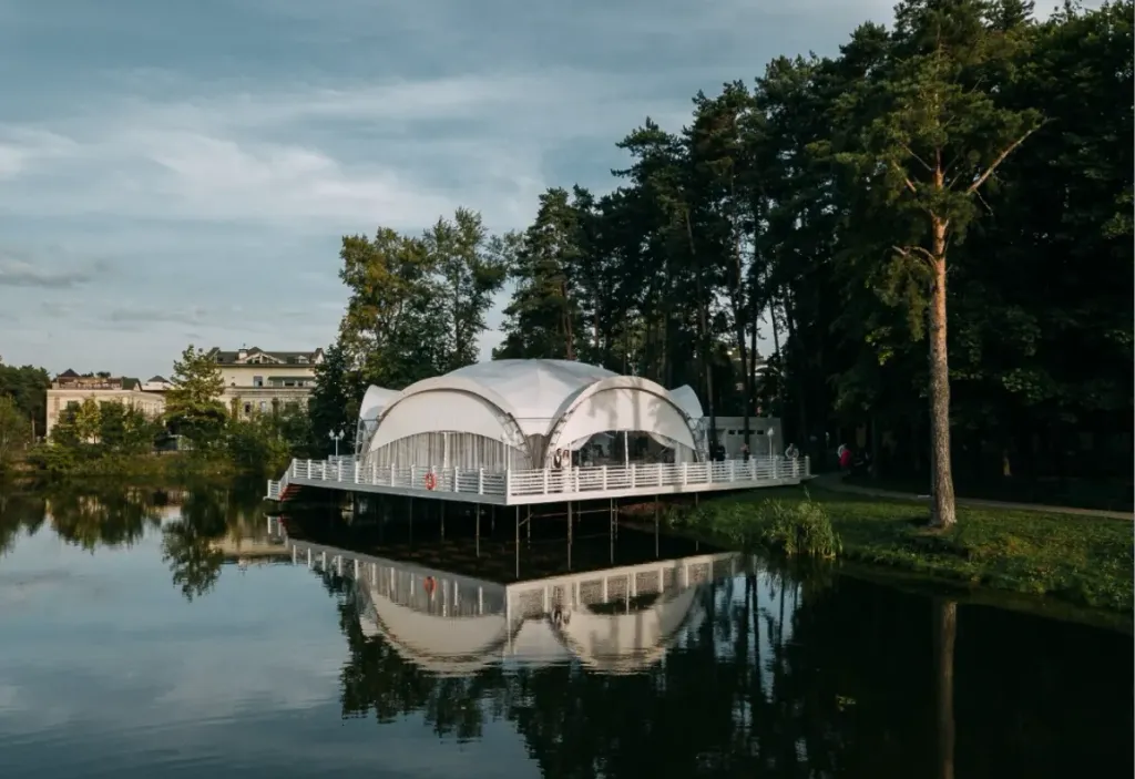 Загородные форматы и теплоходы