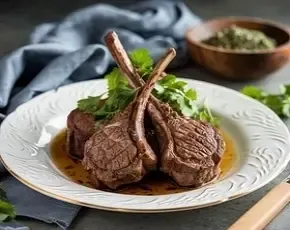 Ягненок с ореховым соусом и муссом из сельдерея