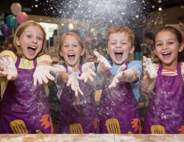 Семейный мастер-класс: хачапури по-аджарски, шашлычки из индейки и яблочный пирог | 6+