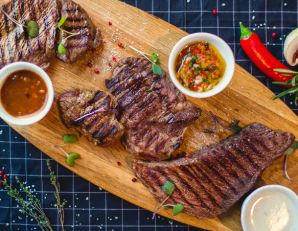 Три мяса & Три вина & Три соуса | 18+