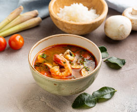 Однажды в Бангкоке: Том Ям, пад-тай с индейкой, мороженое с чили и обоженной клубникой | 18+