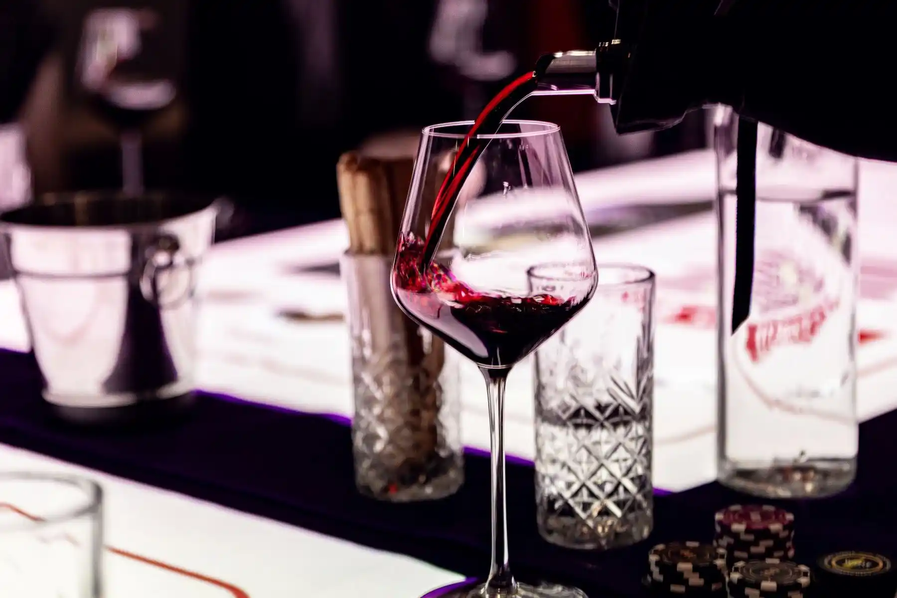 <big>Wine Casino и Веллингтон (Классический формат)</big>