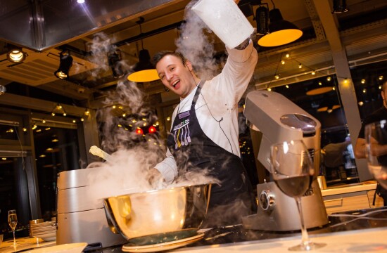 Корпоратив на 23 февраля — эффектное барное шоу с жидким азотом